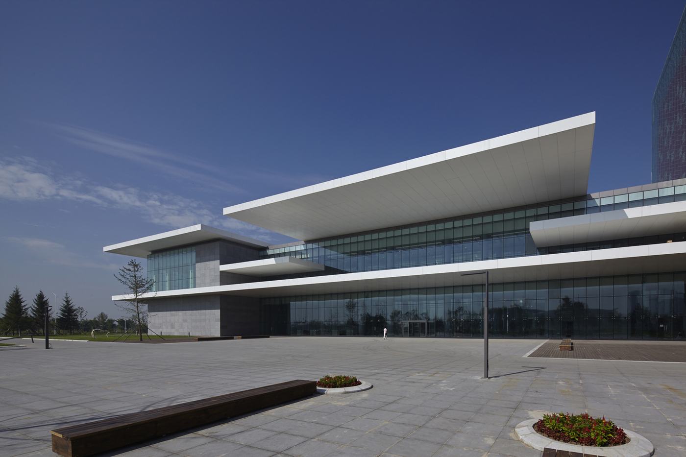 A library, museum, science museum and provincial archive unified around a central civic plaza