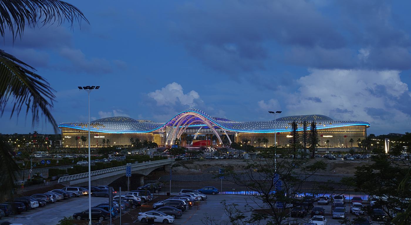 The world's largest Duty Free mall, its roof inspired by the Begonia flower